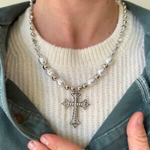 Y2K Silver Pearl Cross Choker Necklace Unisex 2000s Jewelry Streetwear Fit